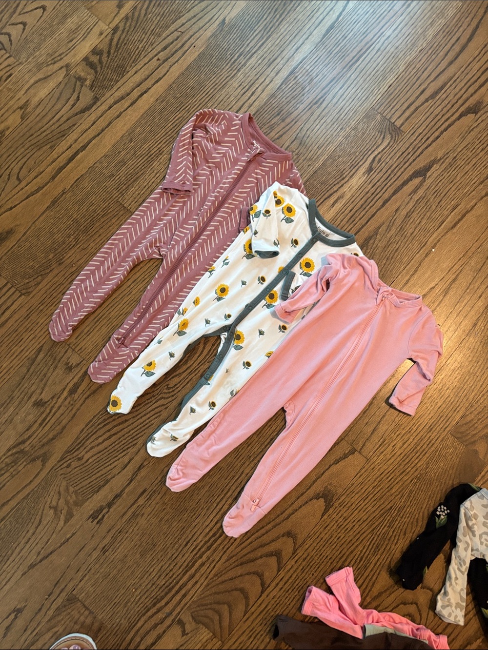3 Kyte baby bamboo zippered footie’s with double zipper. 3-6 mos - Picture 6 of 7